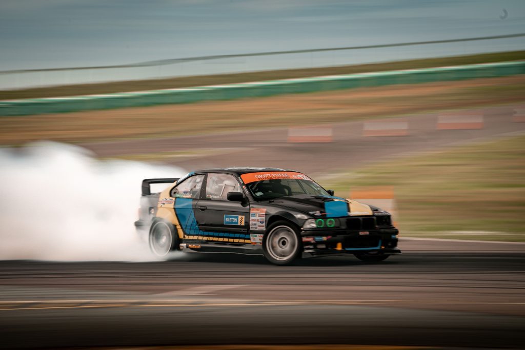 Lwi Edwards Drifting